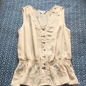 Cream sleeveless blouse sz small